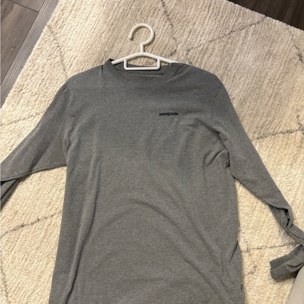Patagonia Men's Heather Gray Long Sleeve Tee